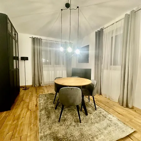 Izabelinska, Gabinet Kosmetyczny Na Miejscu