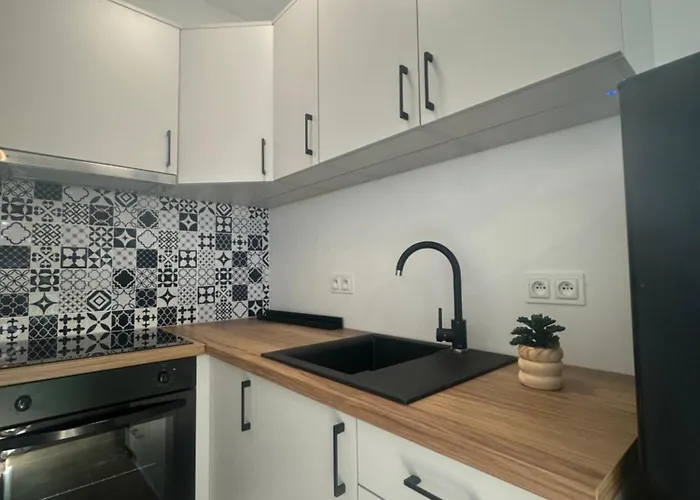 Mieszkania Od 32-55m, Pelne Wyposazenie, Gabinet Kosmetyczny Na Miejscu